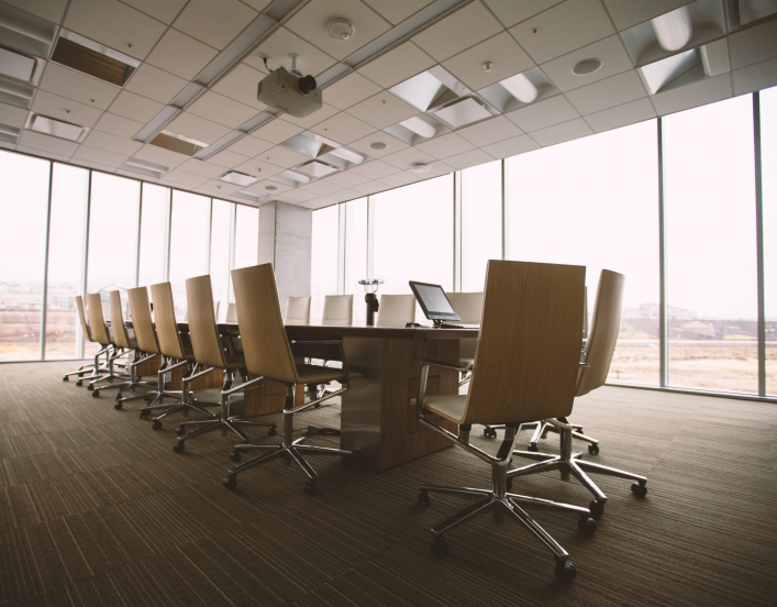 Board room (photo by Benjamin Child for Unsplash)