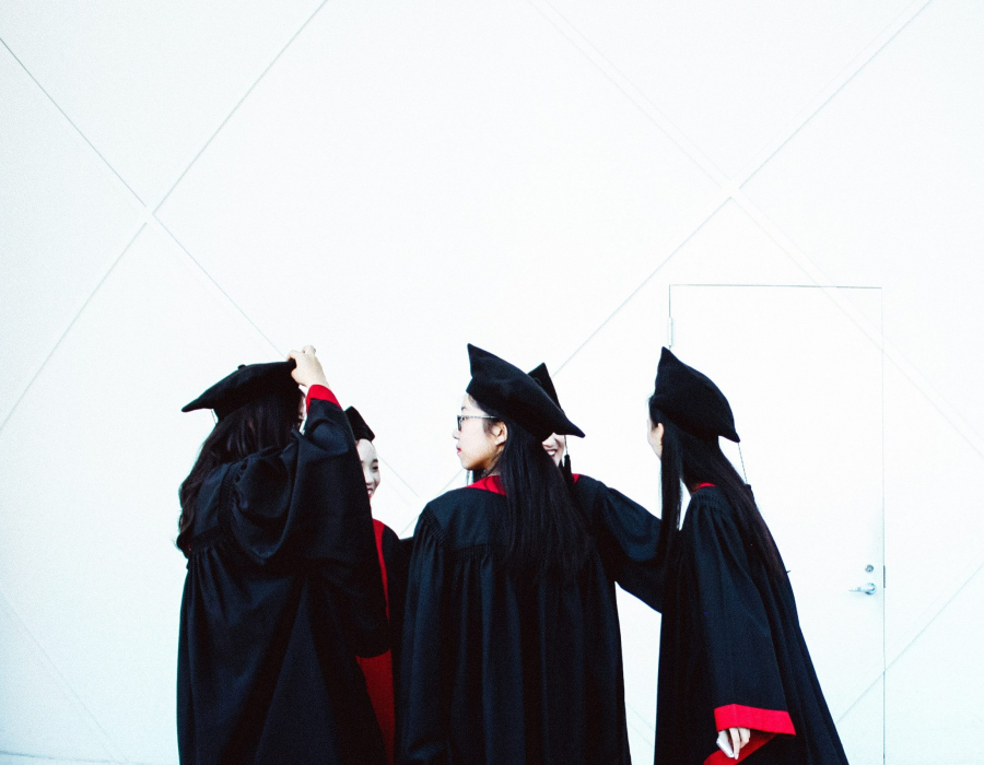 3 women graduating